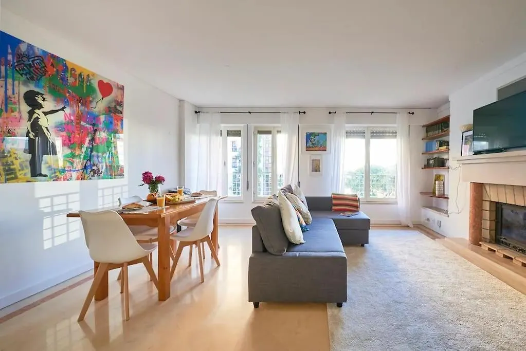 Modern Apartment With Garage And Pool リスボン 0*,